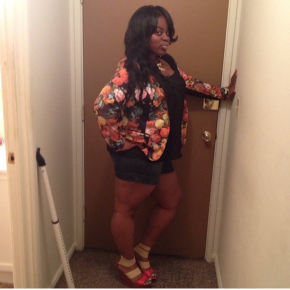 Multiple colored open toe strapped wedges - Picture 6 of 6